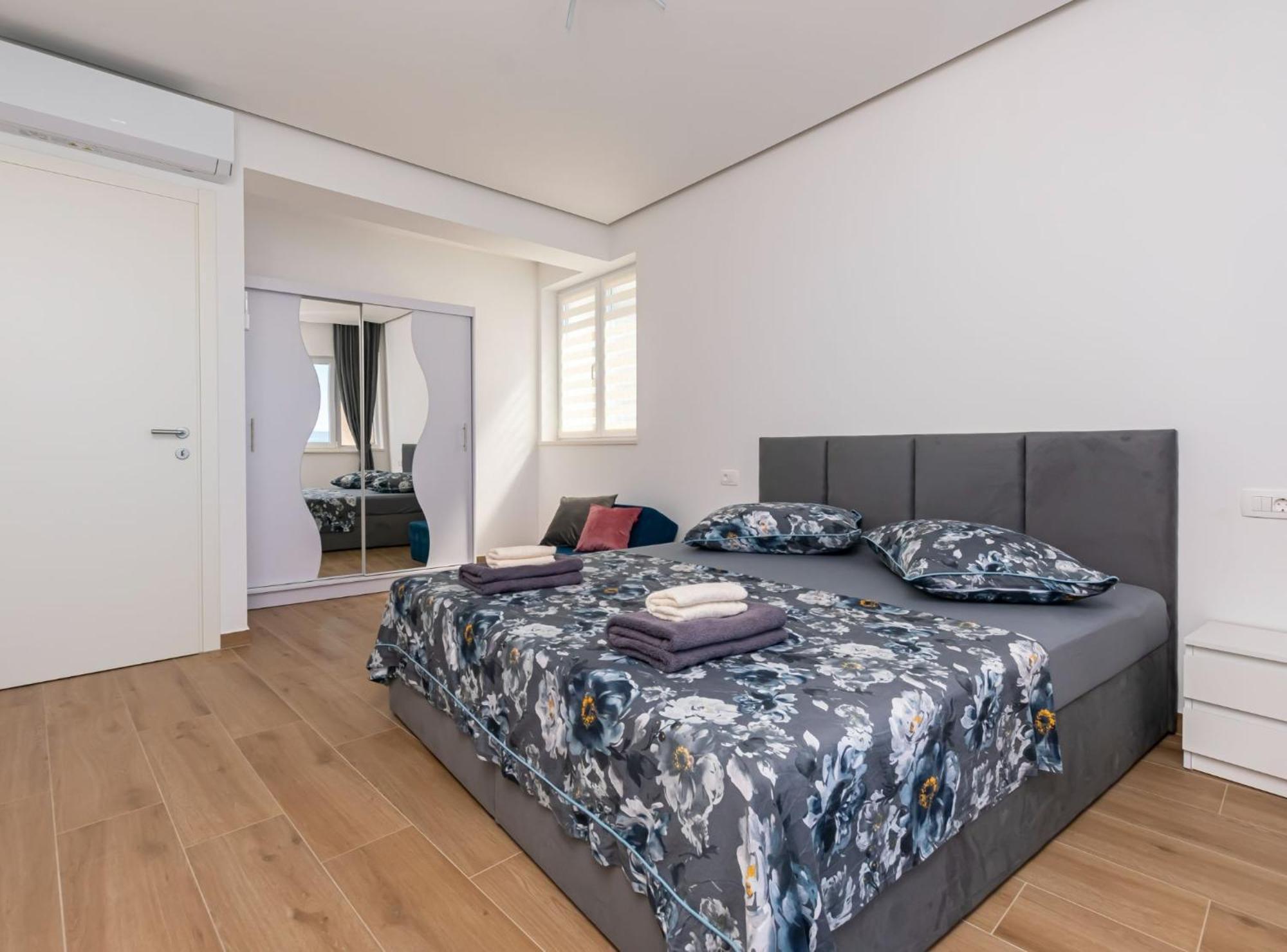 Apartments Hope Dugi Rat Εξωτερικό φωτογραφία
