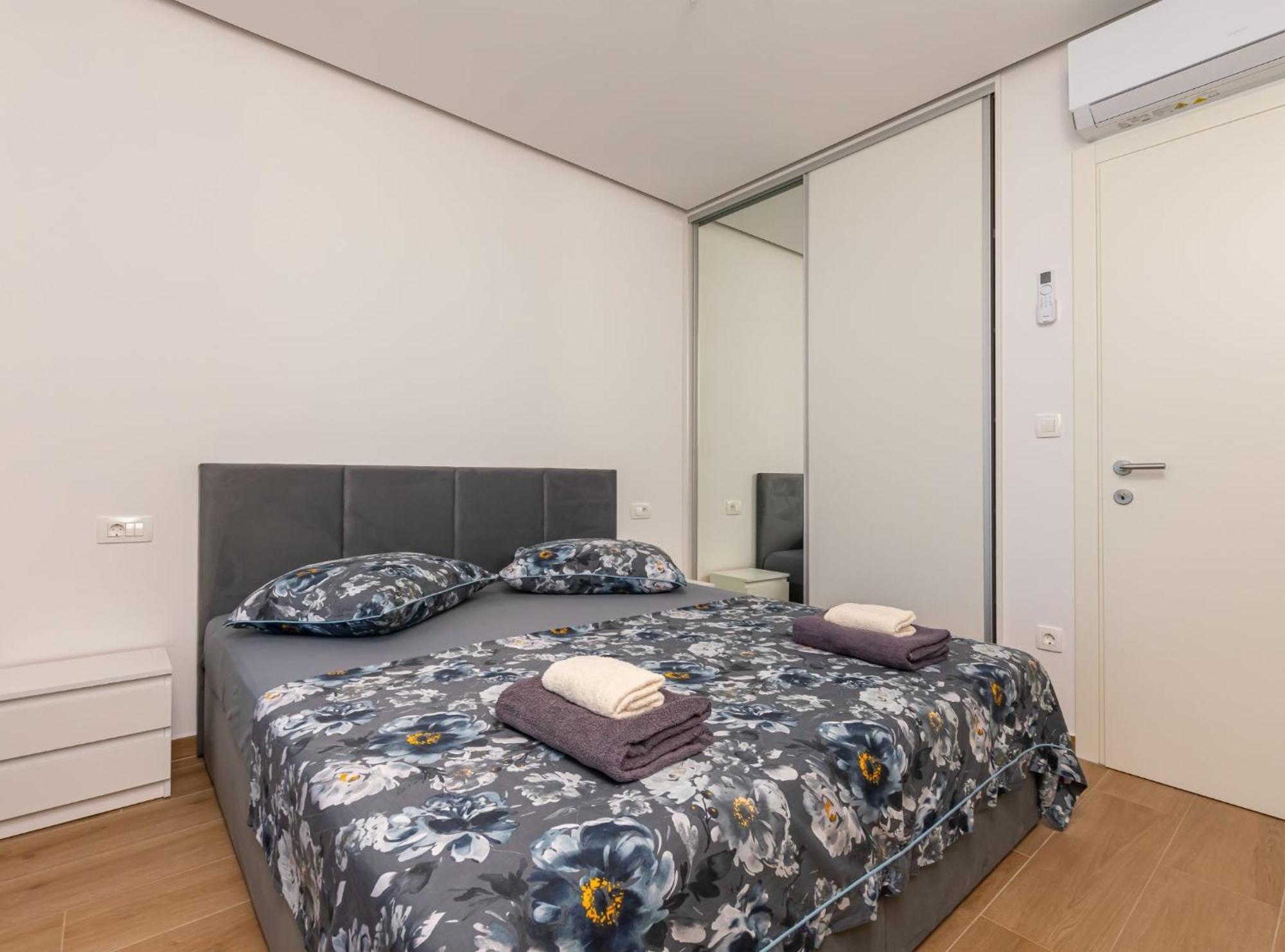 Apartments Hope Dugi Rat Εξωτερικό φωτογραφία